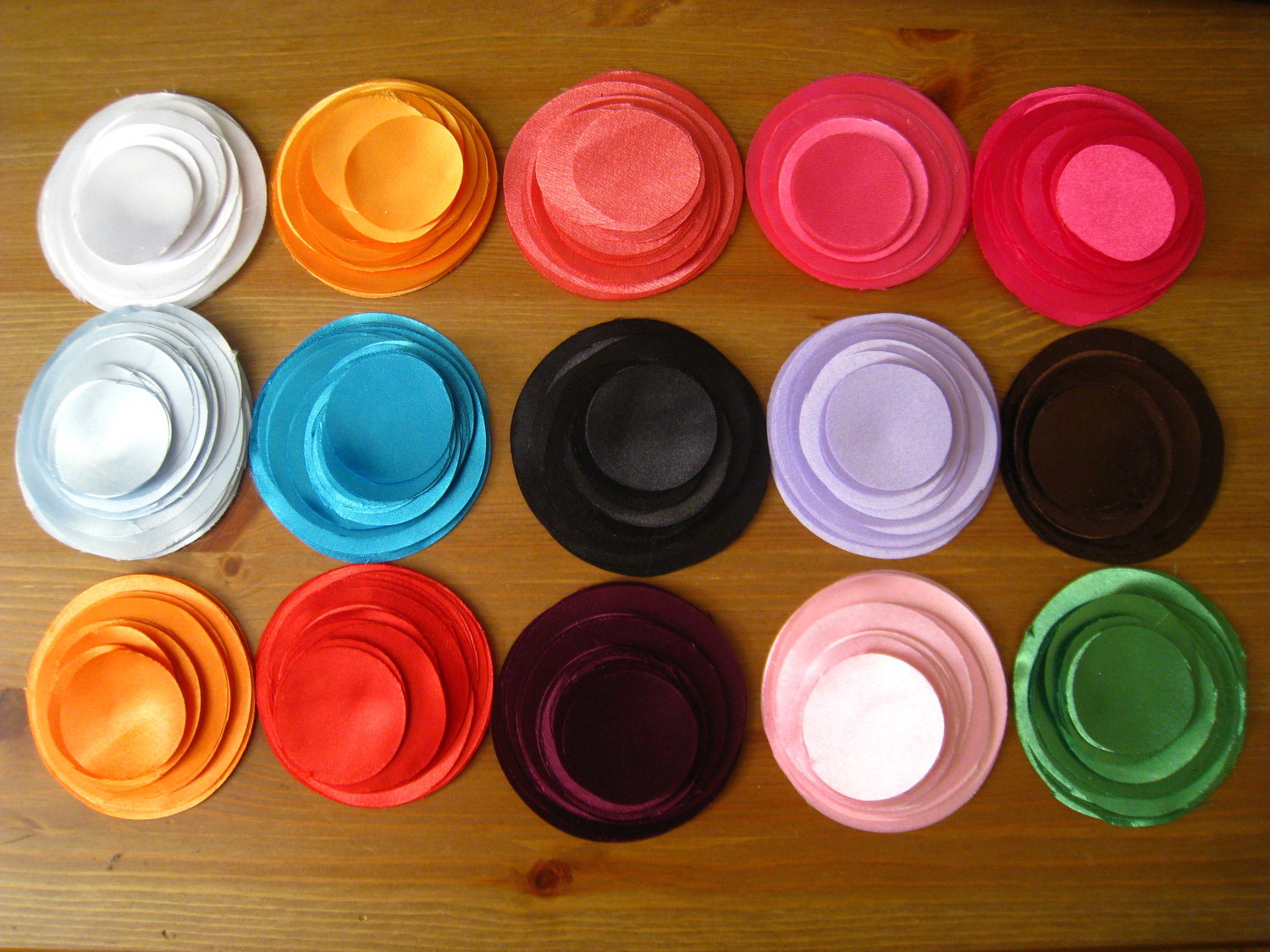 600 Hand Cut Fabric Circles You Choose Color, Fabric And Size Max